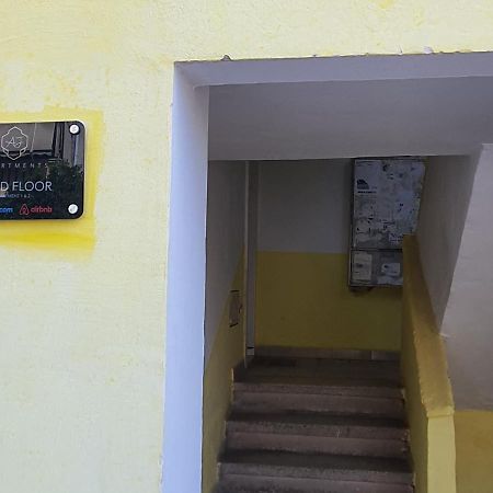 Center Apartment Tiranë Luaran gambar