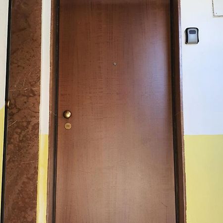 Center Apartment Tiranë Luaran gambar