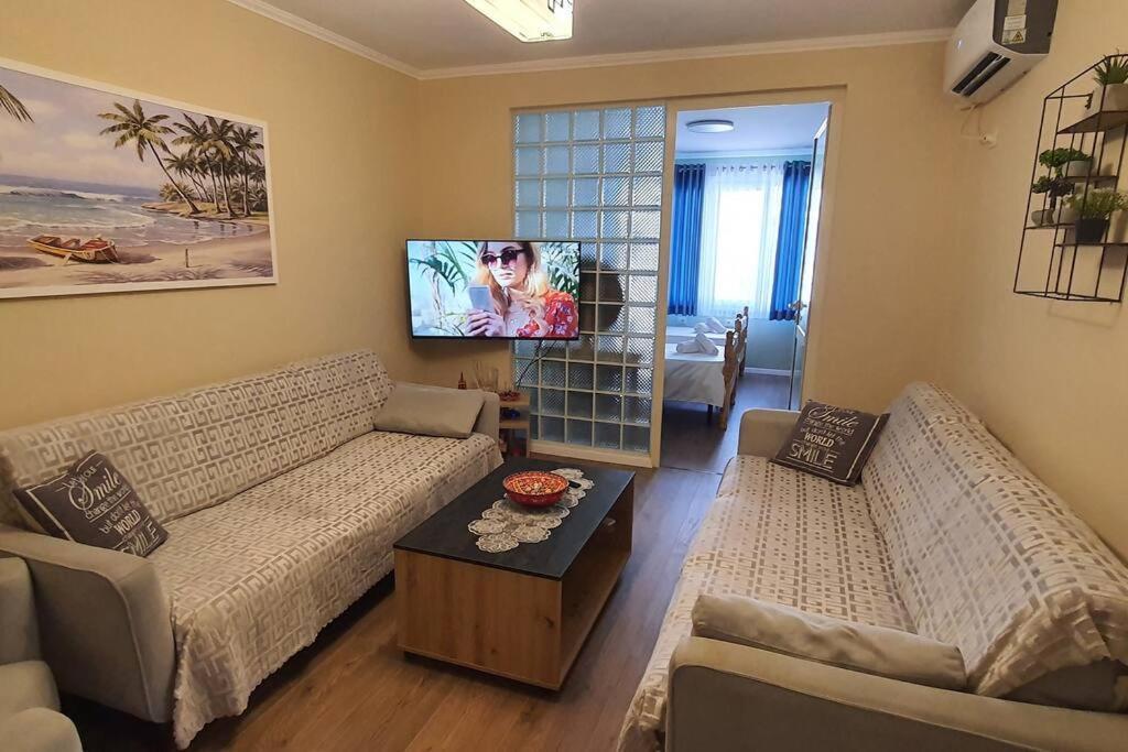 Center Apartment Tiranë Luaran gambar